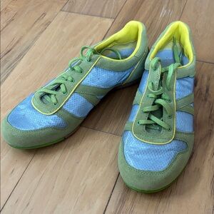 Aerosoles sport sneakers chartreuse and grey 8.5.